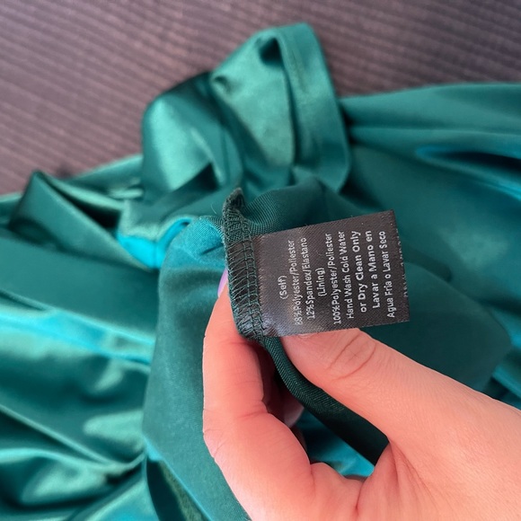 Windsor Green Formal Dress - Picture 6 of 6